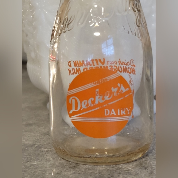 VINTAGE DECKERS DAIRY BOTTLE - Picture 2 of 5